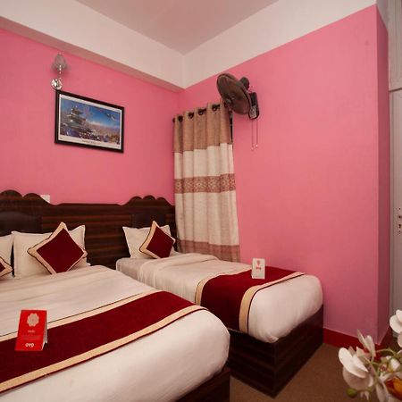 Oyo 195 Global Hotel And Resort Катманду Экстерьер фото