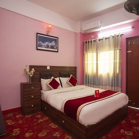 Oyo 195 Global Hotel And Resort Катманду Экстерьер фото