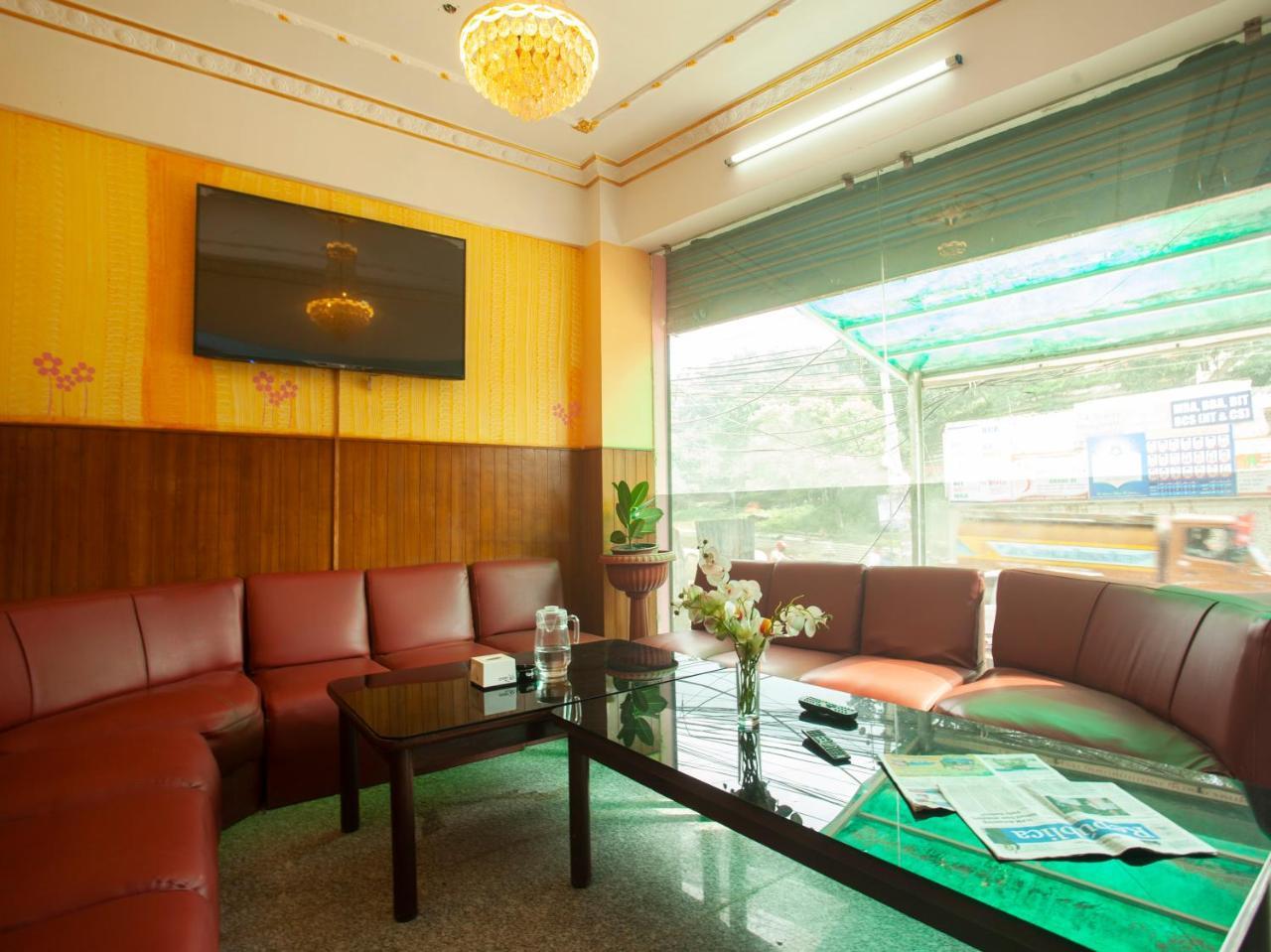 Oyo 195 Global Hotel And Resort Катманду Экстерьер фото