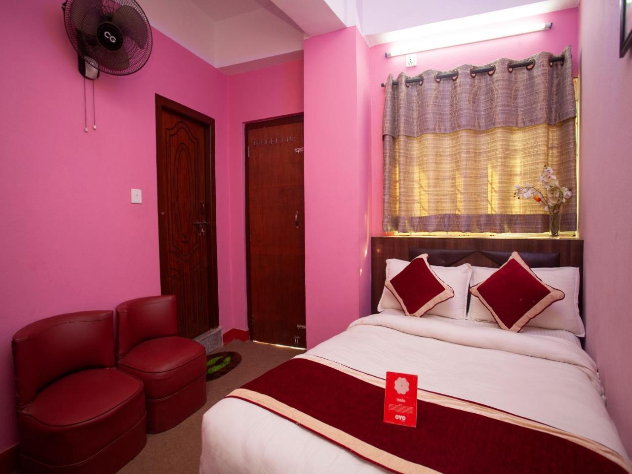 Oyo 195 Global Hotel And Resort Катманду Экстерьер фото