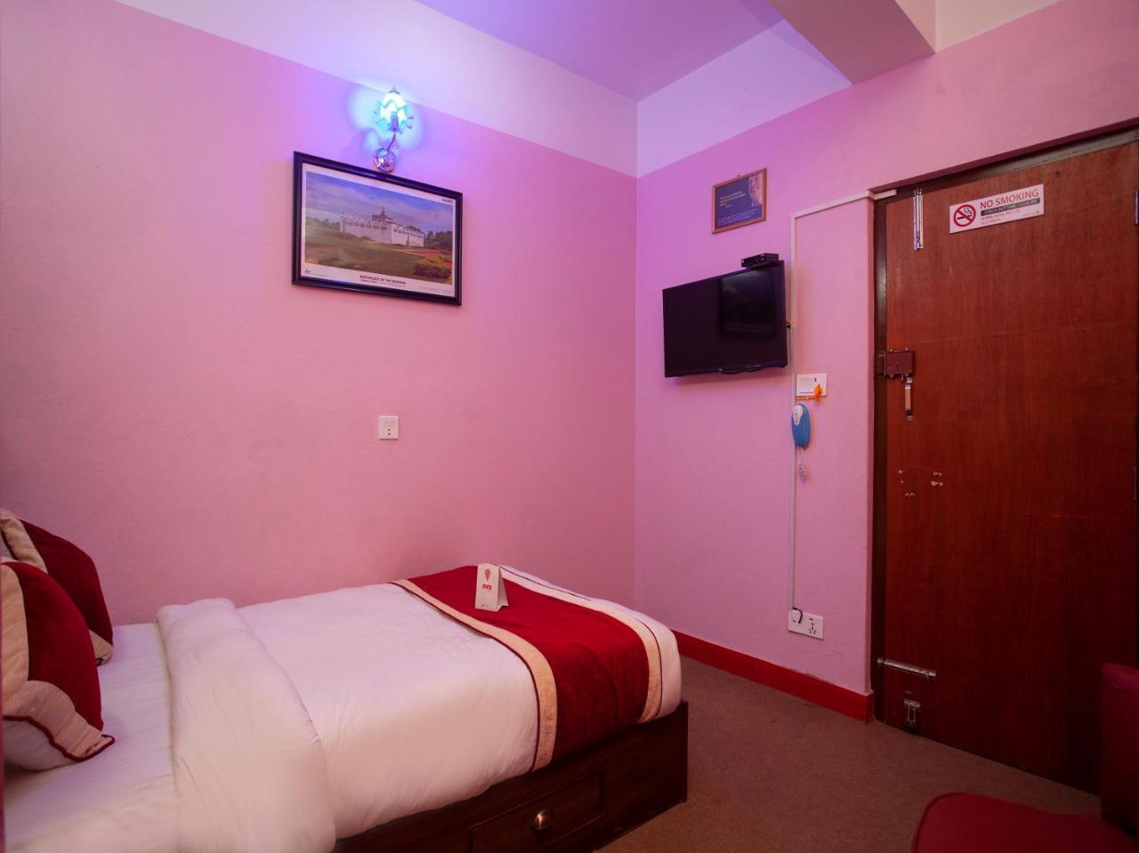 Oyo 195 Global Hotel And Resort Катманду Экстерьер фото